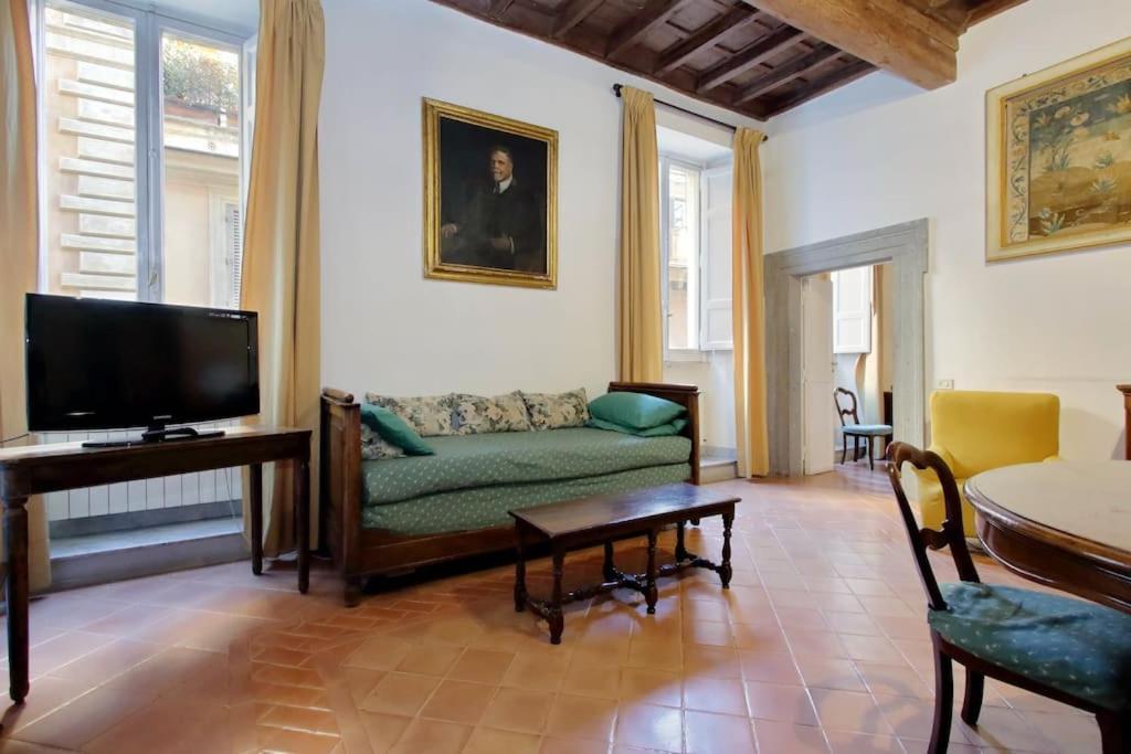 Navona Elegant Two Bedroom Appartement